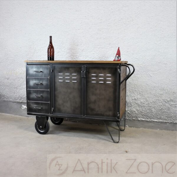 Industrial Rollwagen | Sideboard